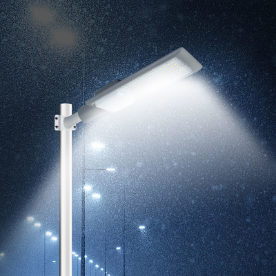 ضوء الشارع LED المقاوم للماء قابلة للتخصيص IP65 معدل ومدة عمل طويلة 30000HRS للاستدامة